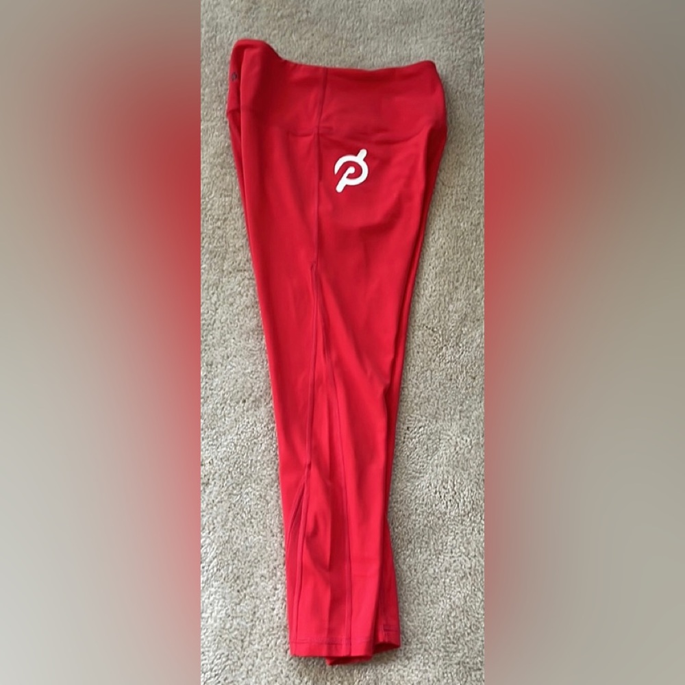 Peloton Capri pant w/ mesh panels - Small 🦄